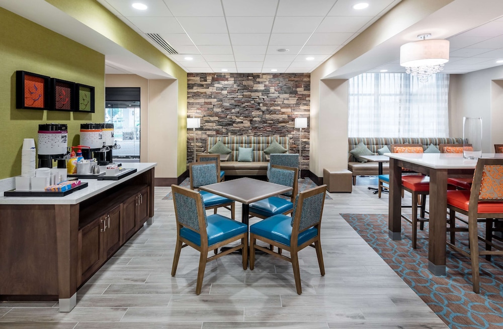 Hampton Inn Baltimore Bayview Campus - photo 27