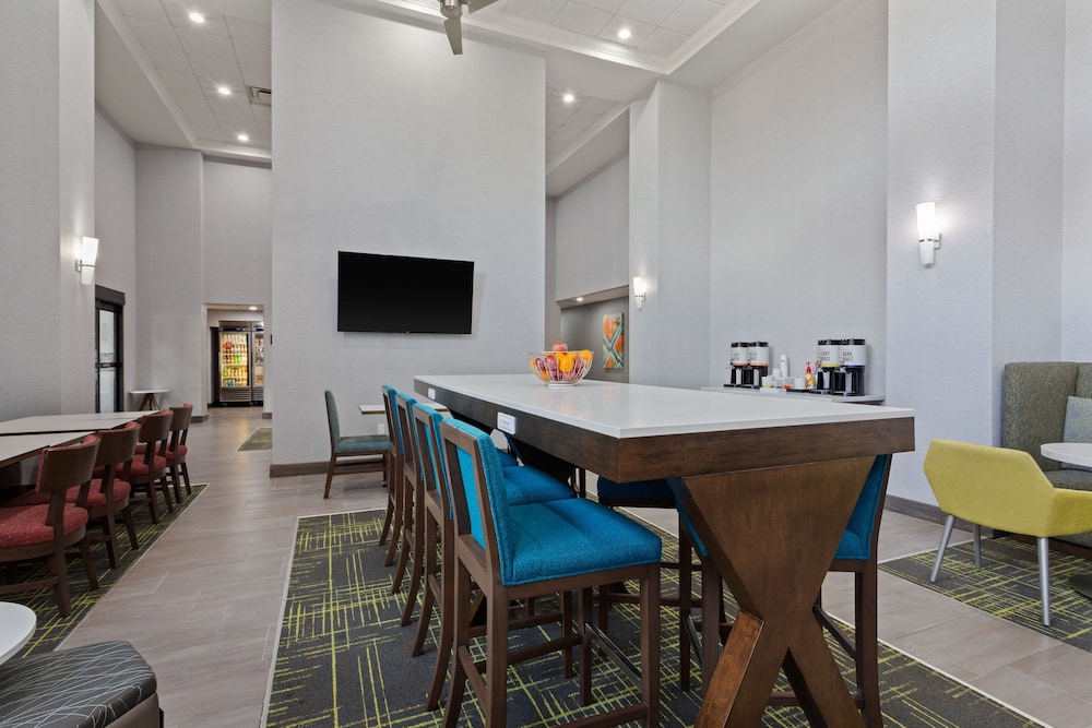 Hampton Inn & Suites Orlando Intl Dr N - photo 42