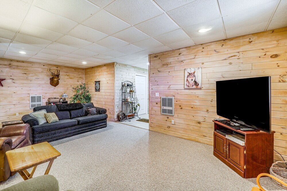 1 Mi to Beech Mtn Ski Resort: Cabin w Fire Pit - photo 30