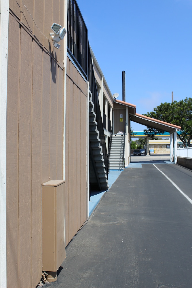 BeachWay Inn - photo 21