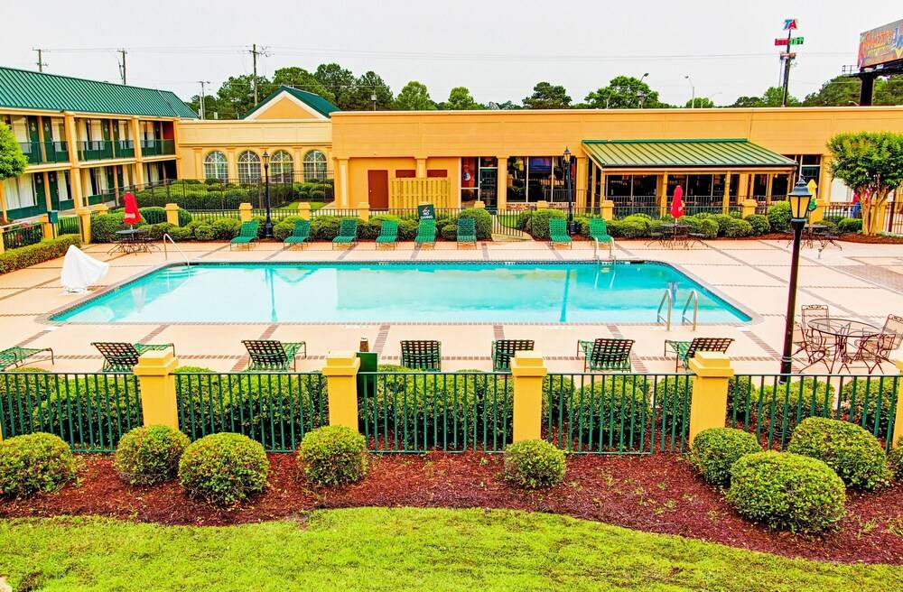 Quality Inn Richmond Hill Savannah I 95 - photo 18
