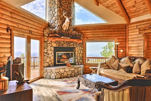 Stunning Log Cabin with Great Views Firepit Deck near Twain Hart — 4-Star Luxury Hotel in Sonora, United States