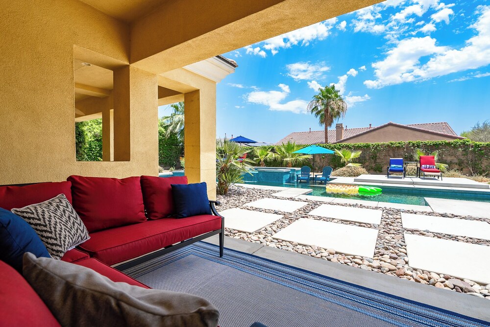 Luxurious 5BR Resort Style Home w Pool & Spa - photo 18