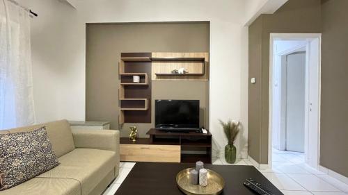 Vanilla Happyhostgr Downtown Apartment — 4-Star Luxury Hotel in Volos, Greece