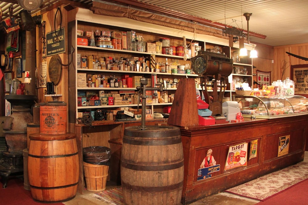 Hickory Bridge Farm Restaurant - photo 32