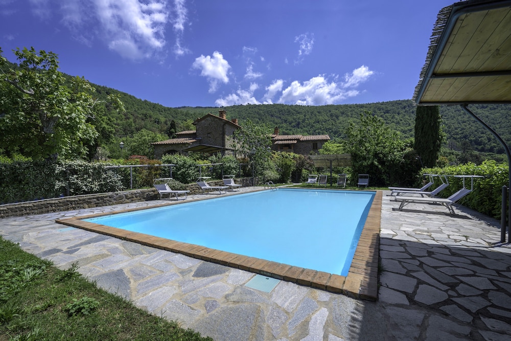 Colle degli Ulivi — 4-Star Luxury Hotel in Cortona, Italy