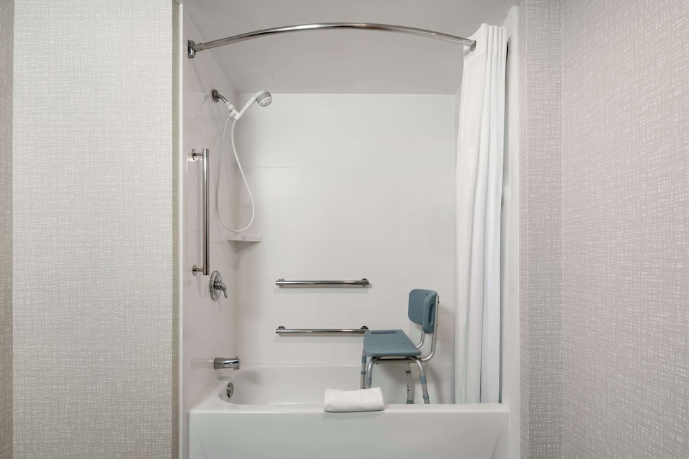 Hampton Inn Sturbridge - photo 19