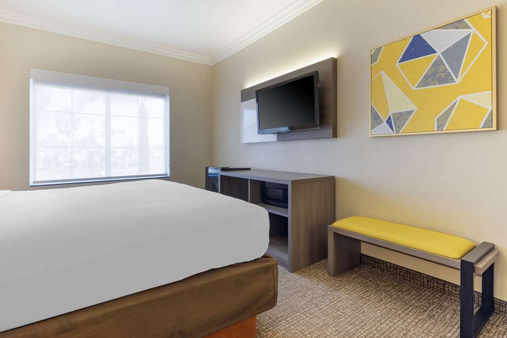 Comfort Suites Oceanside Camp Pendleton Area - photo 21