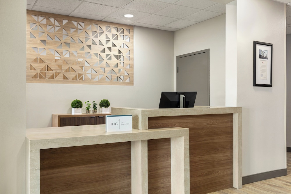 Candlewood Suites Tuscaloosa by IHG - photo 83
