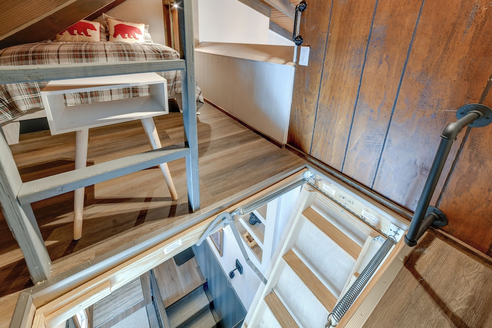 Chic Greek Peak Ski Resort Townhome w Balconies - photo 17