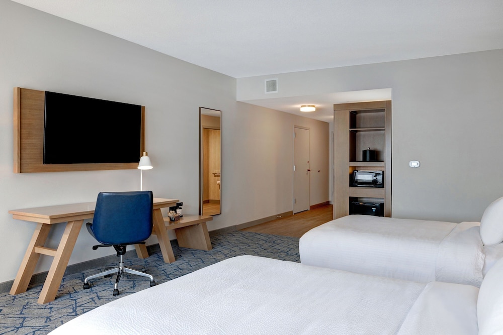 Fairfield Inn & Suites By Marriott Minneapolis Downtown - photo 21