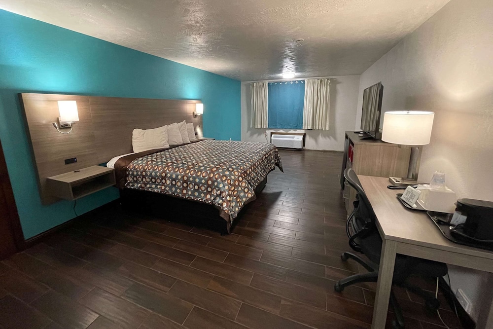 Baymont by Wyndham Bellevue Omaha - photo 16