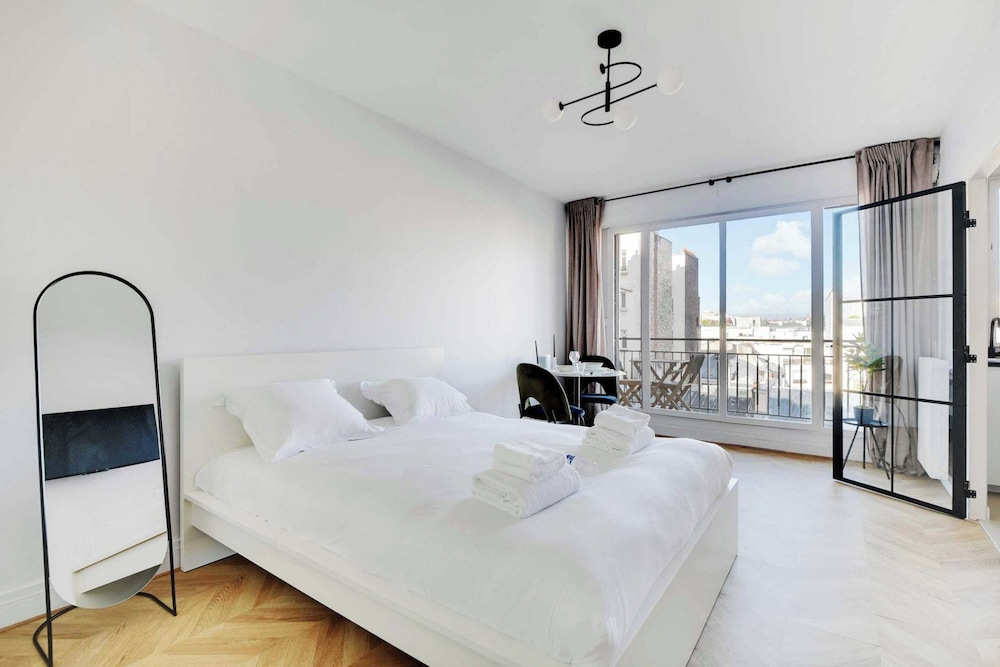 Elegant Studio Near Trocadero — 4-Star Luxury Hotel in Paris, France