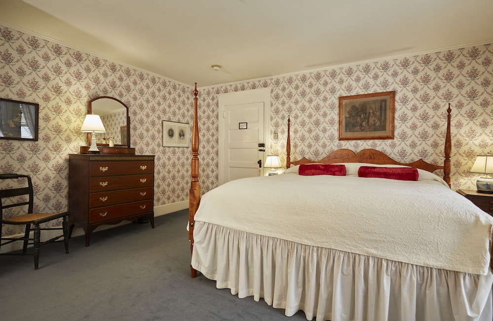 The Red Lion Inn - photo 5