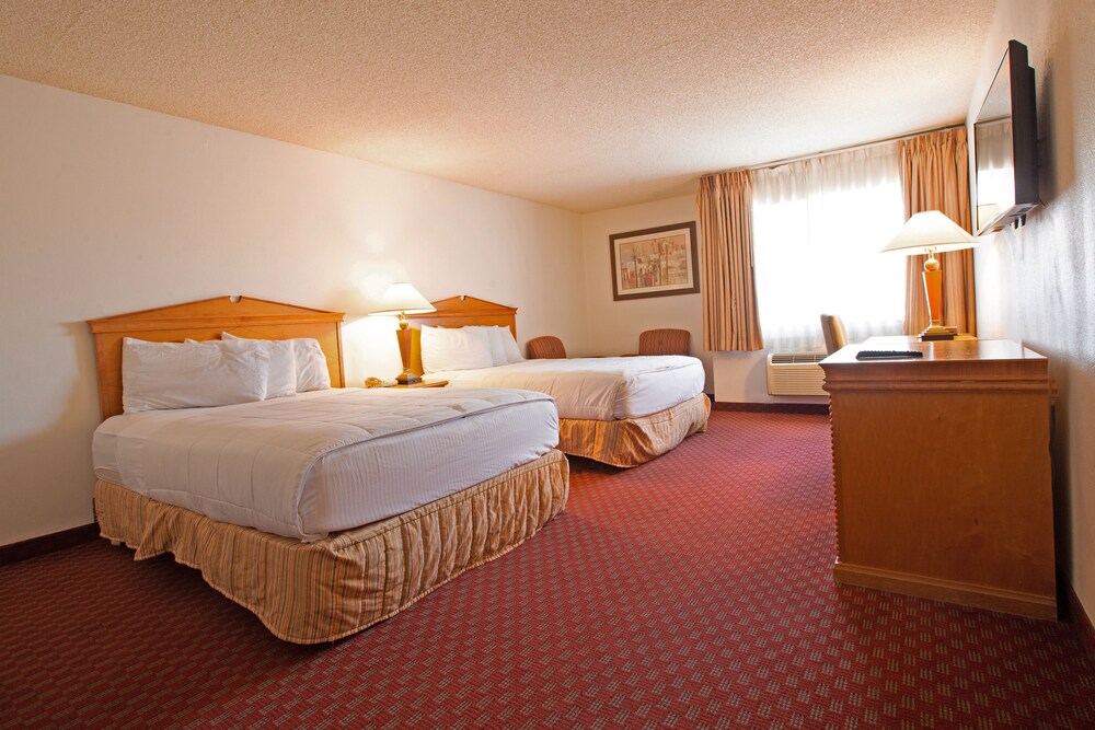 Stanton Inn & Suites - photo 12