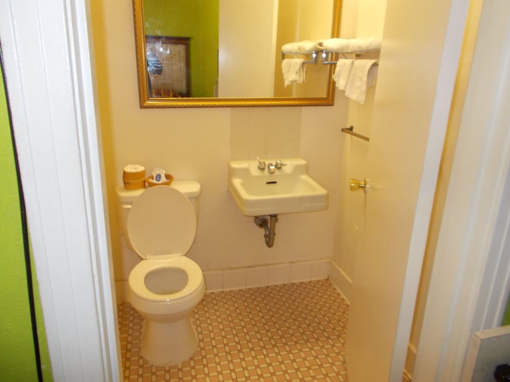 Hillside Motel - photo 31