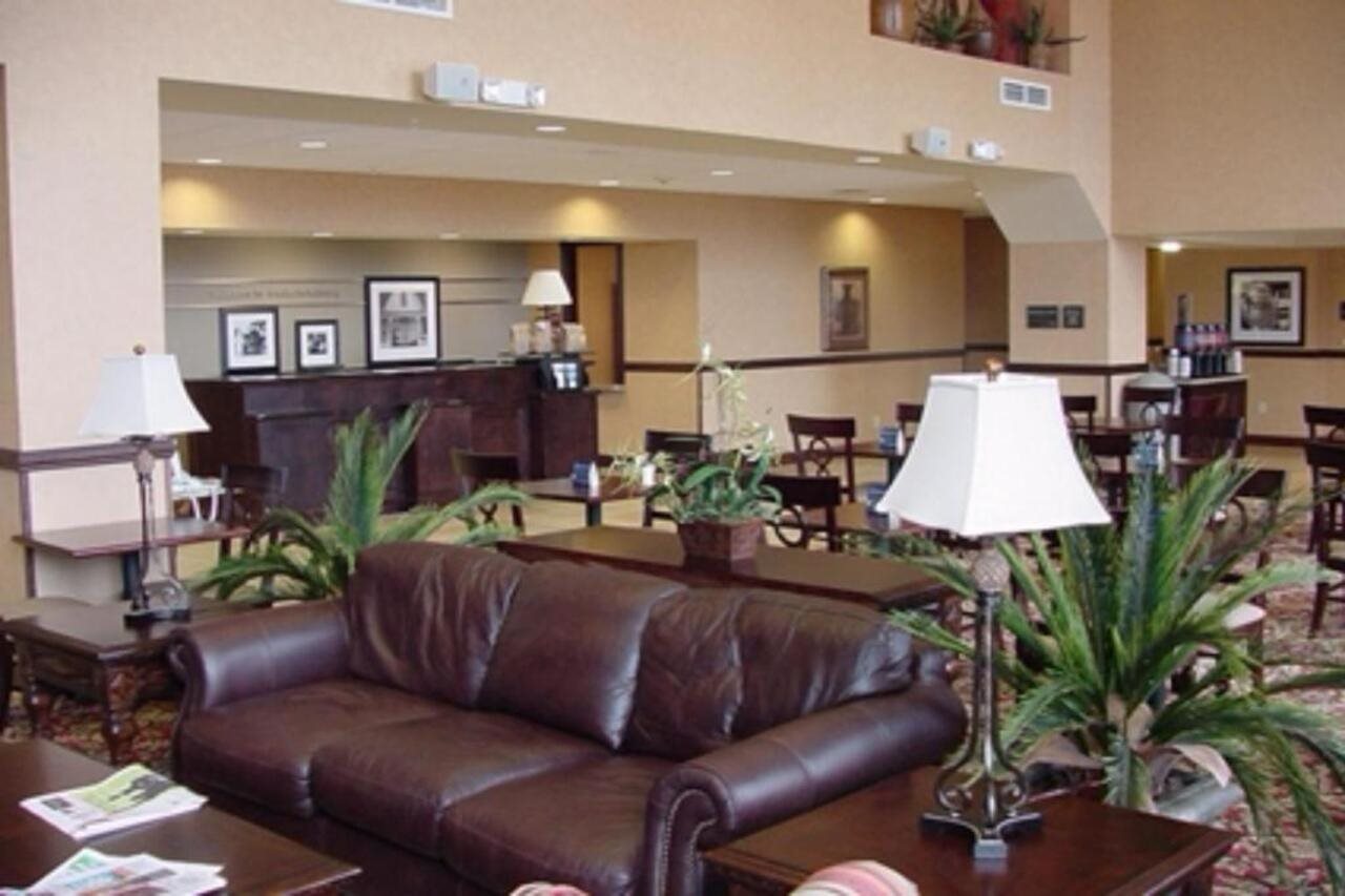 Hampton Inn & Suites Fredericksburg - photo 4