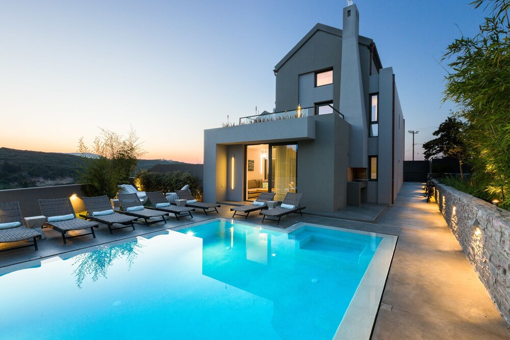 Villa Aspro by Elea Luxury Villas — 4-Star Luxury Hotel in Chania, Greece