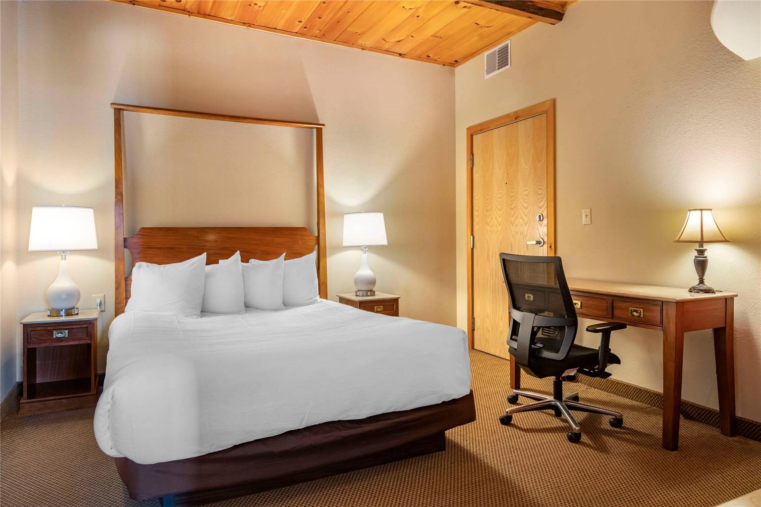 Mountain Edge Suites at Sunapee an Ascend Collection Hotel - photo 16