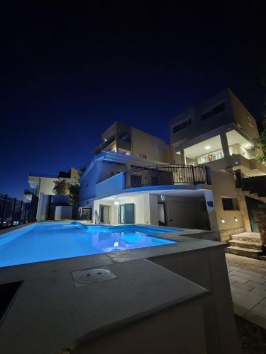 GV Holiday home with MagnaPool — 4-Star Luxury Hotel in Makarska, Croatia