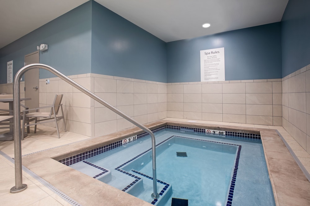 Holiday Inn Express & Suites Sioux City North Event Center by IHG - photo 32