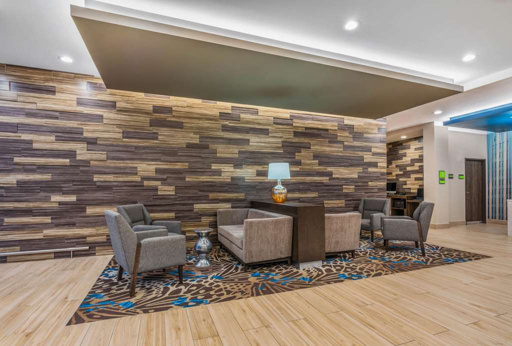 La Quinta Inn and Suites by Wyndham Houston Spring South - photo 6