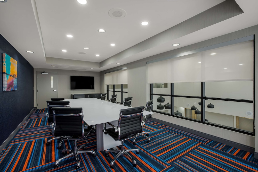Hampton Inn Linden - photo 33