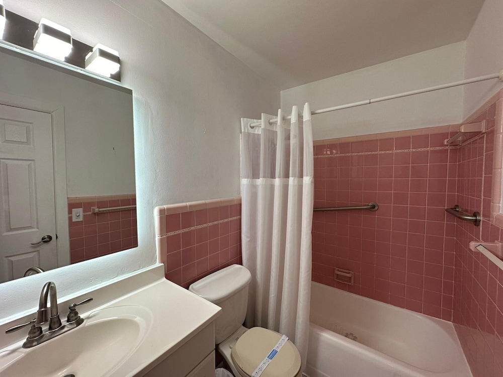 Sheridan Guesthouse - photo 13