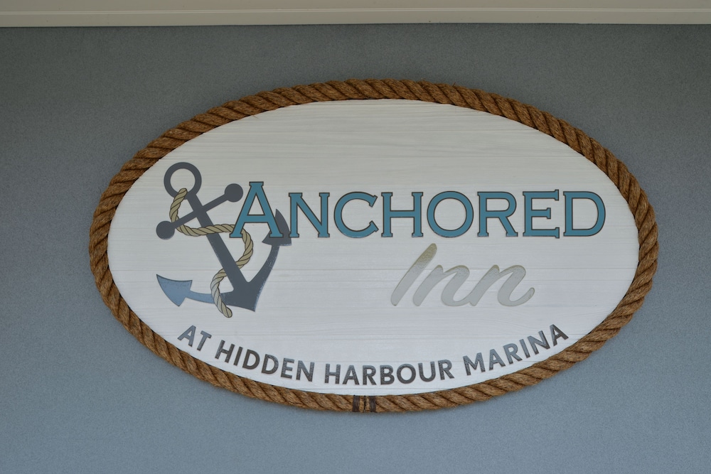 Anchored Inn at Hidden Harbour Marina - photo 2