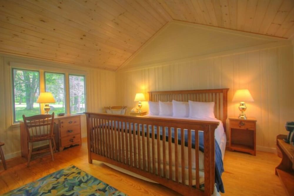 Spruce Point Inn - photo 10