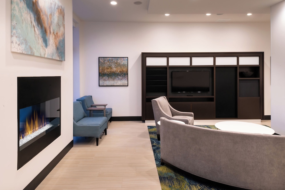 Holiday Inn Hotel & Suites Farmington Hills Detroit NW by IHG - photo 55