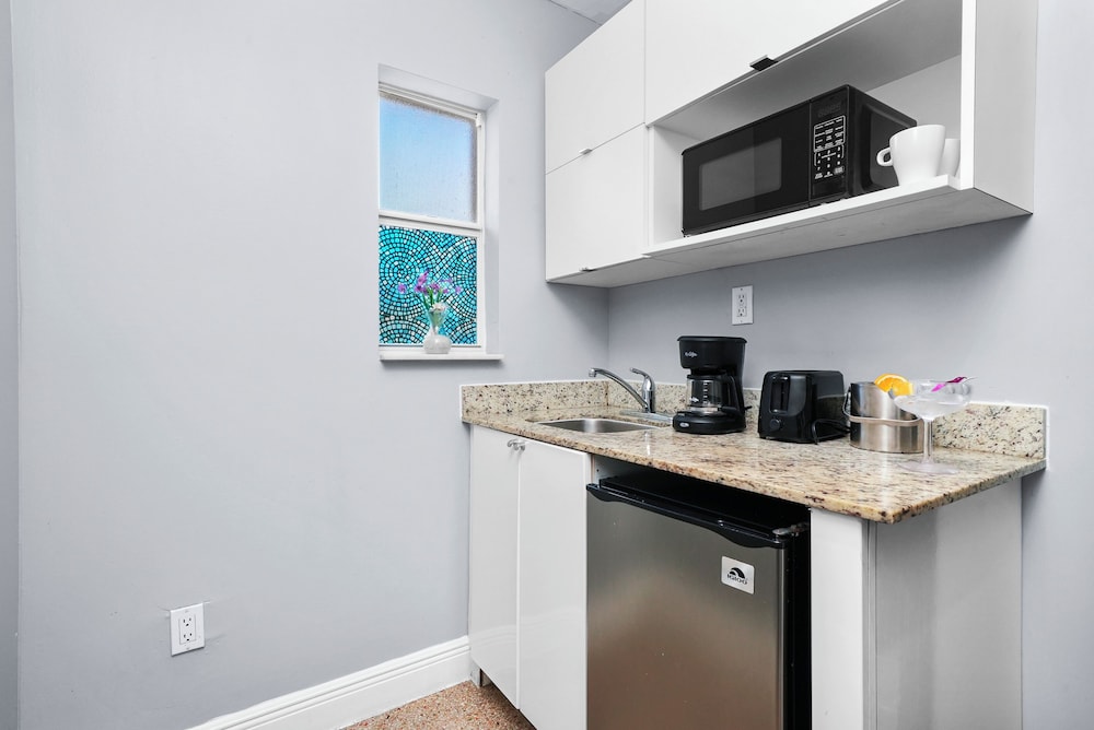 Hollywood Beach Suites - photo 25