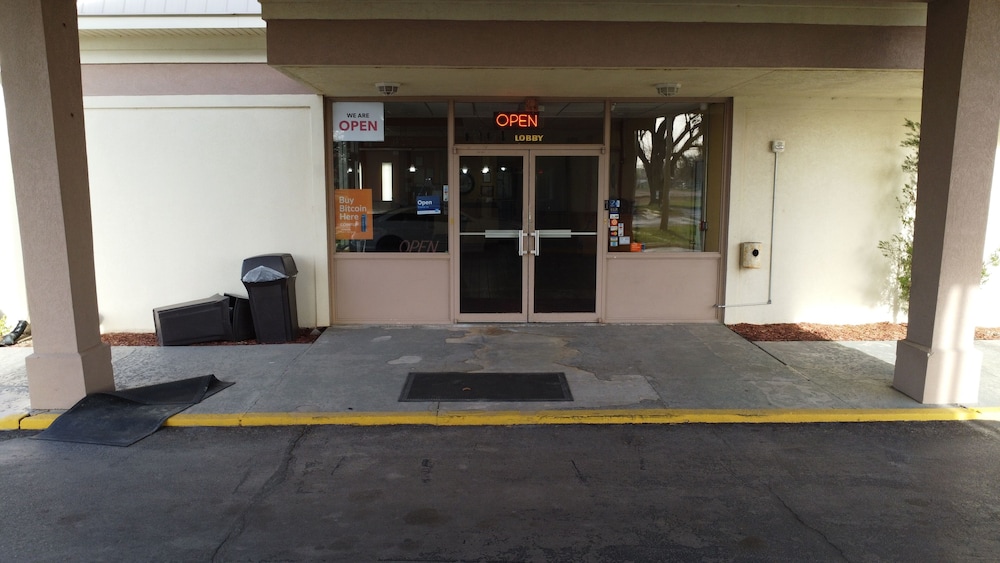 USA Inn Junction City Near Fort Riley - photo 42