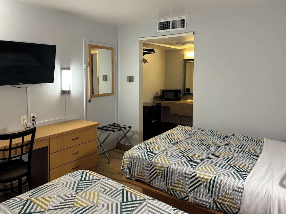 Motel6 Riviera Beach FL - photo 6