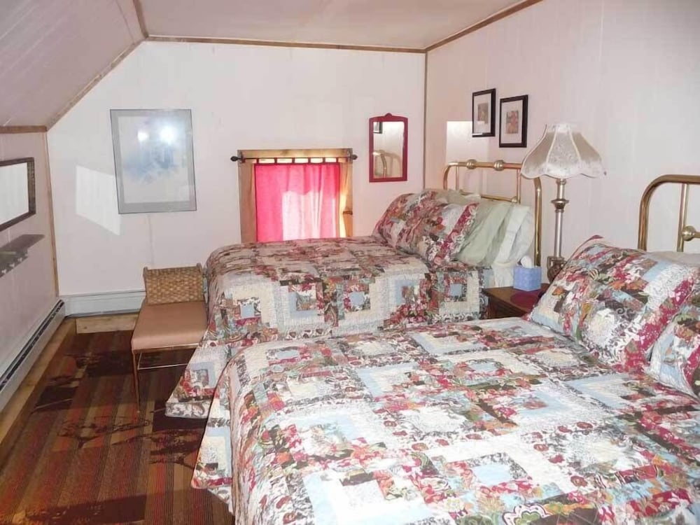 The Twin Lakes Inn - photo 11