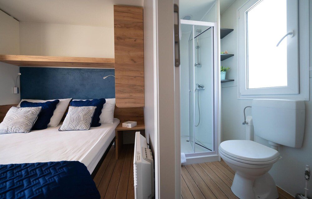 12 Bedroom Nice Home In Drage — 4-Star Luxury Hotel in Pakostane, Croatia
