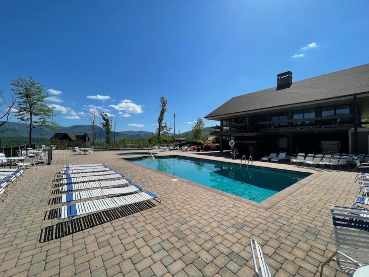 Take it Easy with hot tub and community pool - photo 26