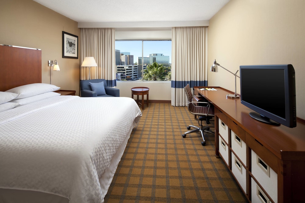 Four Points by Sheraton Los Angeles International Airport - photo 9