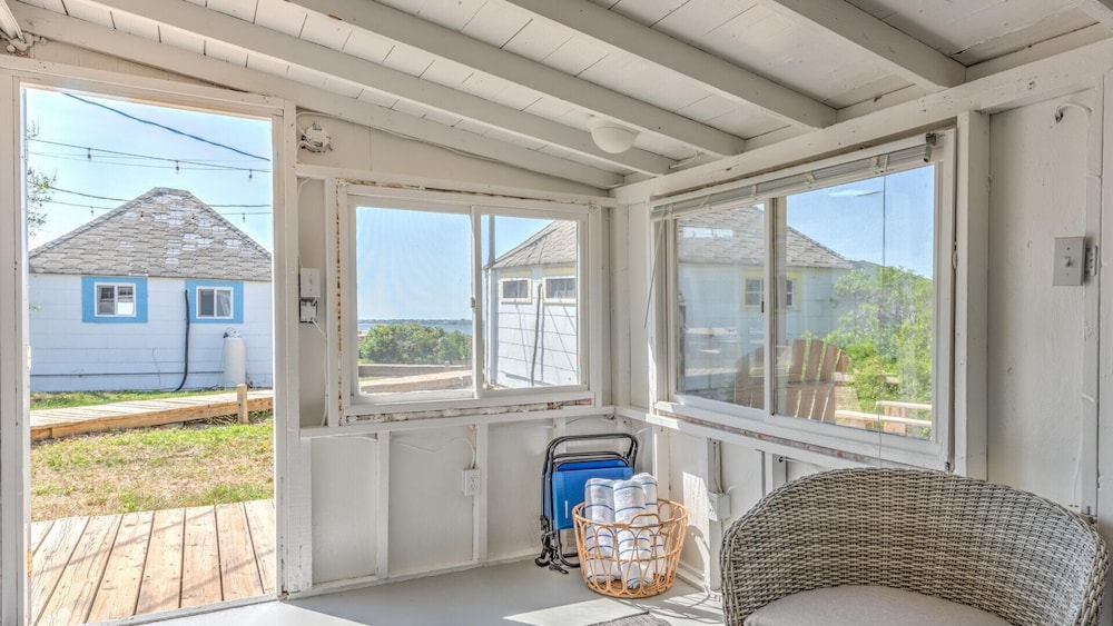 Bungalow 2 1br Water View — Westhampton Beach — photo 4