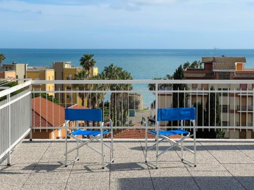 Casa Carlotta — 4-Star Luxury Hotel in San Bartolomeo Al Mare, Italy