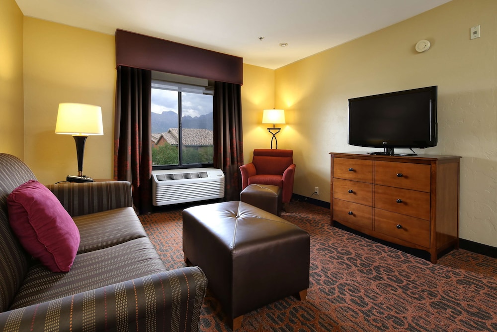 Hampton Inn & Suites Tucson Mall - photo 15