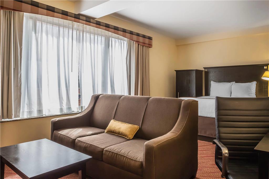 Comfort Inn & Suites LaGuardia Airport - photo 9