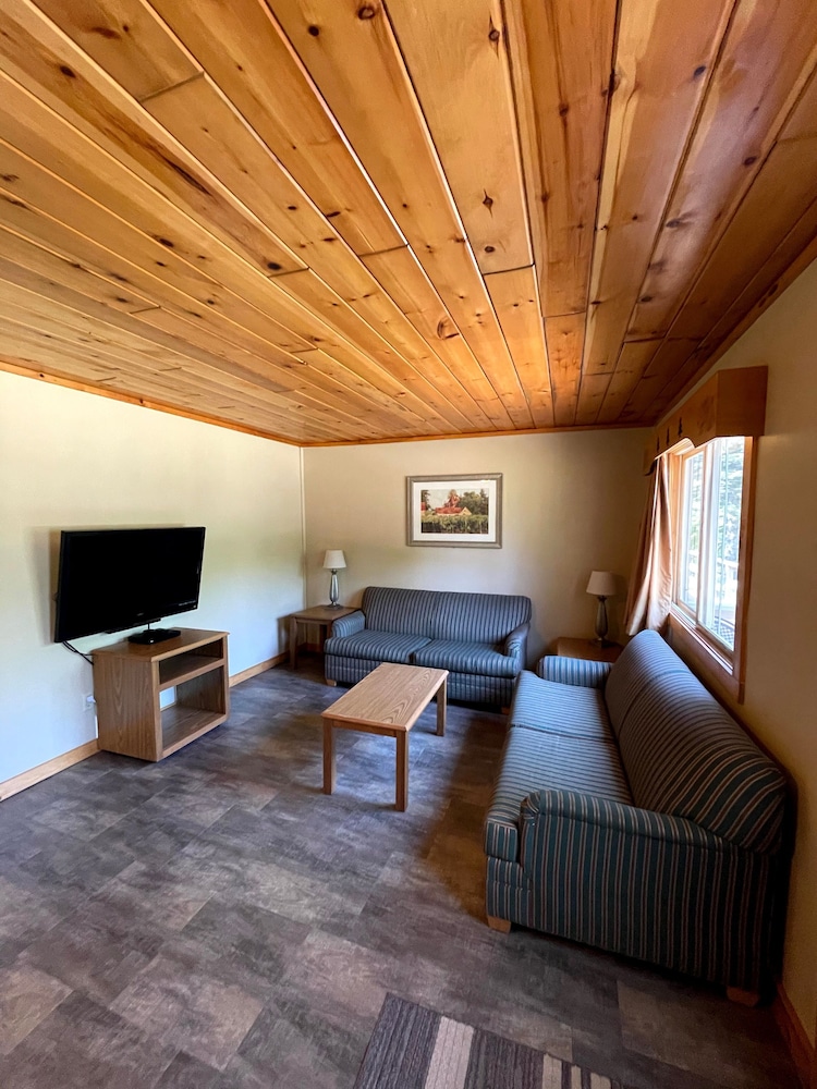 Hanging Horn Lakeside Resort - photo 50
