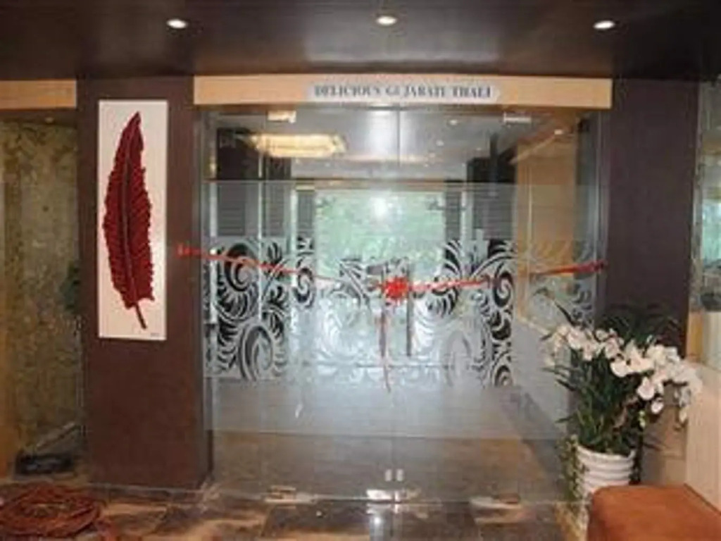 Royal inn — hotel in Bharuch
