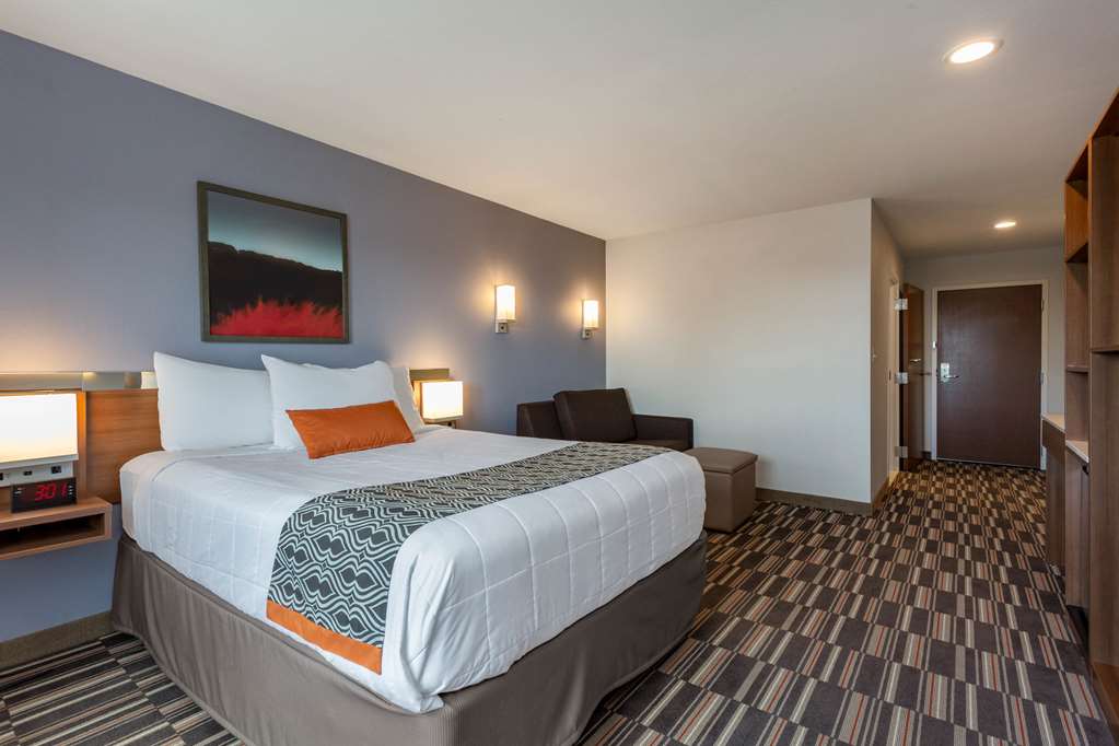 Microtel Inn & Suites by Wyndham Niagara Falls - photo 12