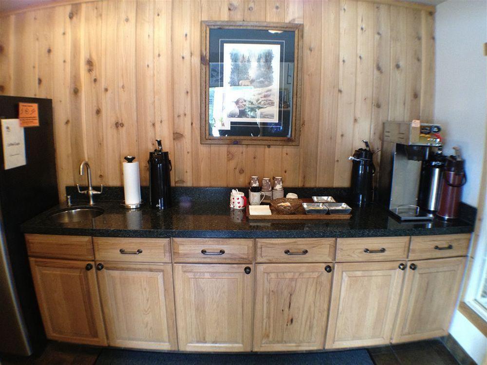 El Rancho Motel - photo 14