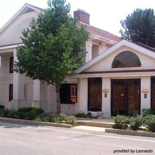 Magnuson Hotel And Suites Bellevue in Bellevue, United States