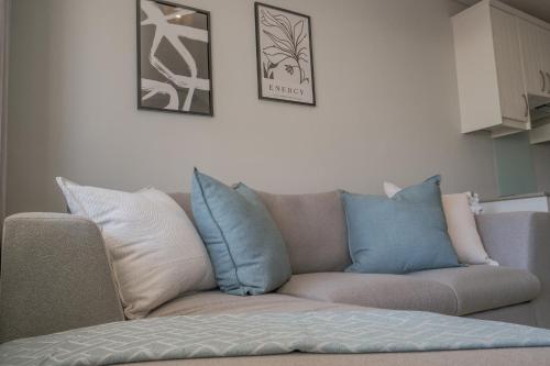 Coastal City Vibes Stylish 2 Bedroom