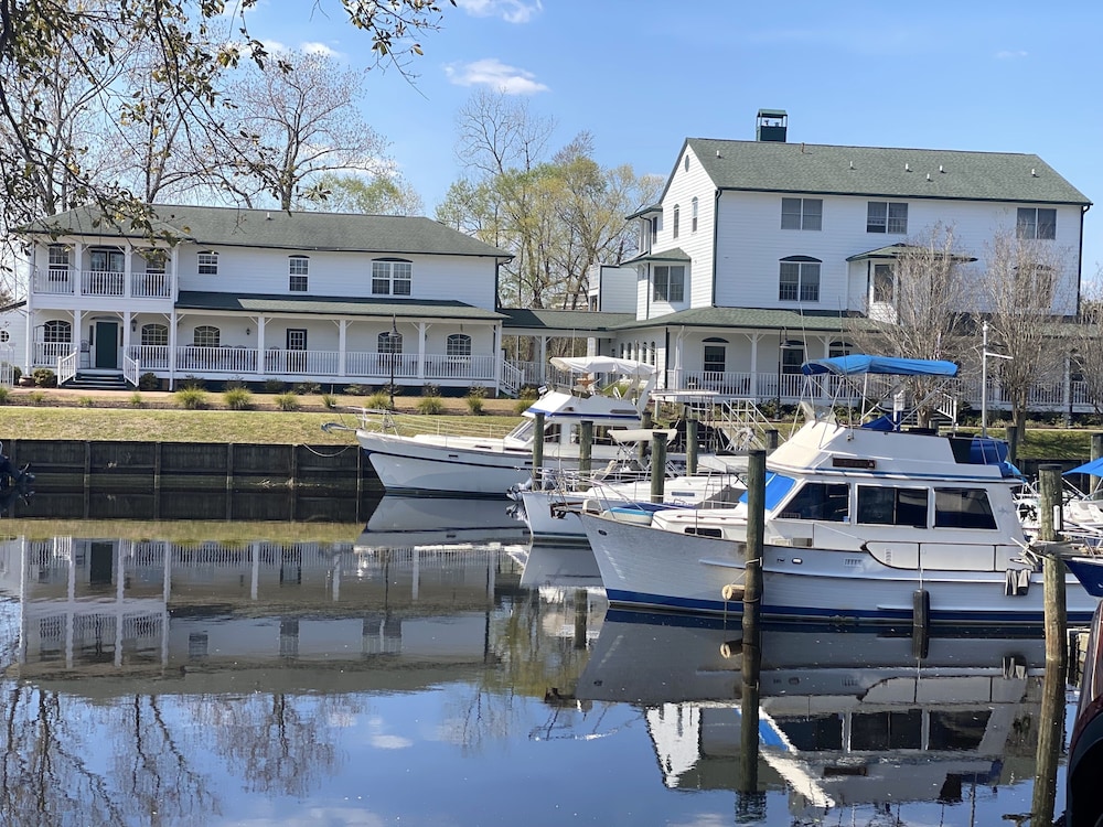 The Cypress Inn Bed & Breakfast - photo 105
