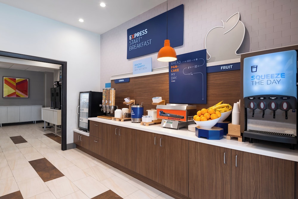 Holiday Inn Express St. Petersburg North by IHG - photo 31